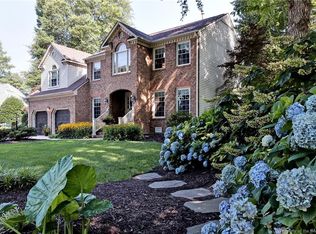 105 Birkdale Ct, Yorktown, VA 23693