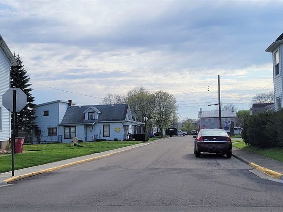 5th image of 334 N Main St