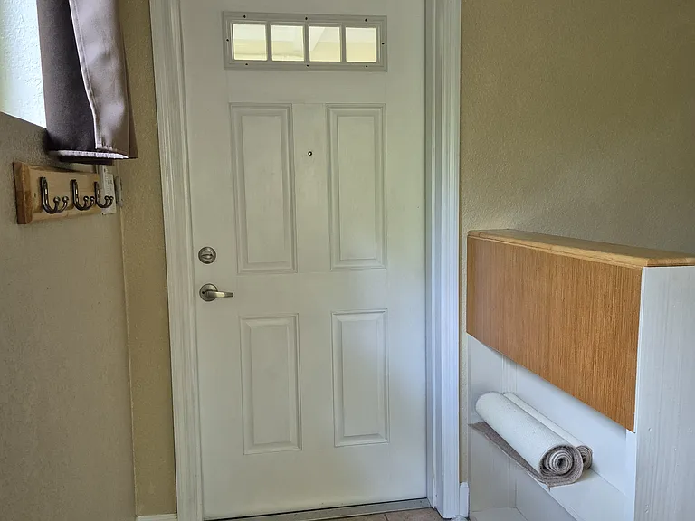 1209 NE 21st Ave — Photo 3
