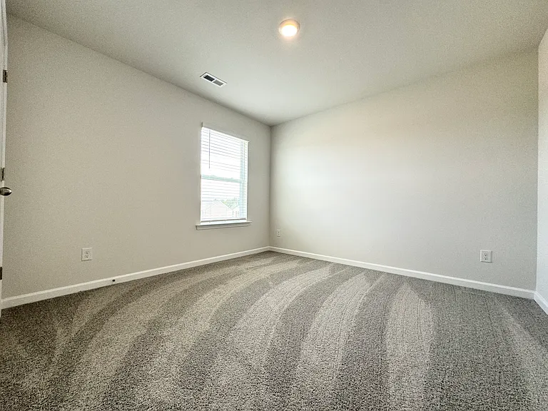 1650 Secrest Commons Dr — Photo 17