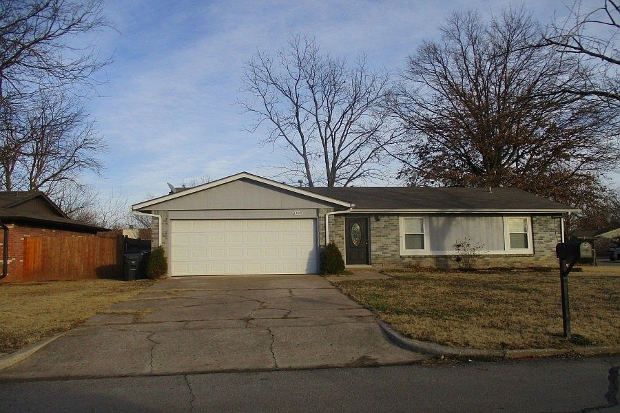 1st image of 13819 S Fern St