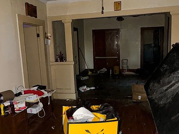 3rd image of 1009 Thomas Blvd
