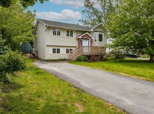 186 Avenue Du Portage, Dartmouth, NS B2X 3S7