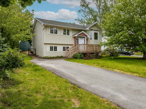 186 Avenue Du Portage, Dartmouth, NS B2X 3S7
