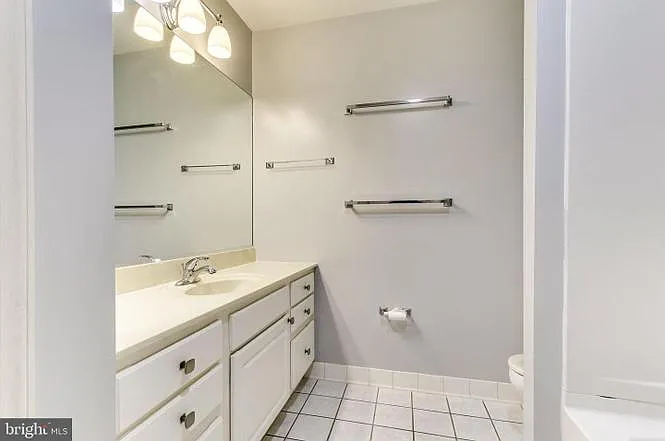 6924 Fairfax Dr #308 — Photo 18