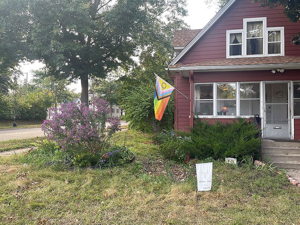 2nd image of 3901 Queen Ave N