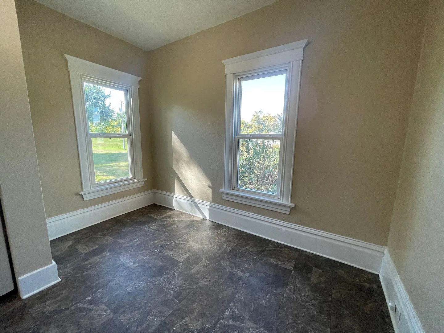 Remodeled 3-Bedroom Home with Spacious Yard in Valley City — Photo 3