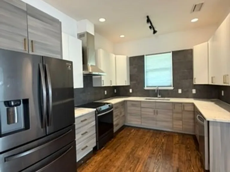 169 Foxmeyer Dr — Photo 2