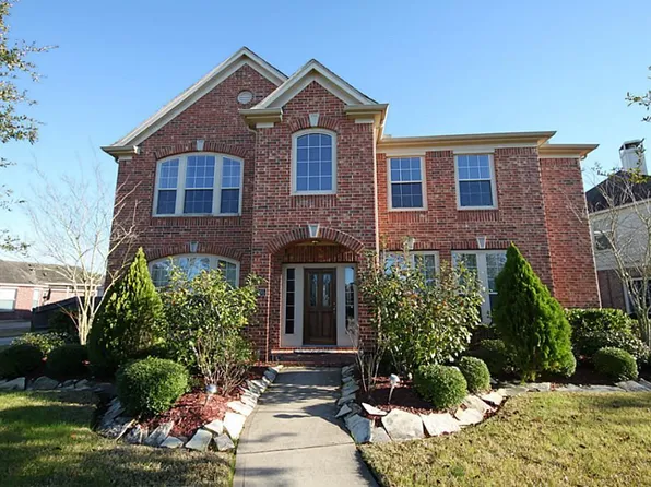 2305 Echo Harbor Dr, Pearland, TX 77584