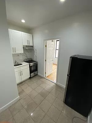 4th image of 442 W 54th St #6-7