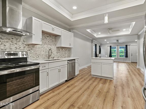 3rd image of 1623 Dunbar St