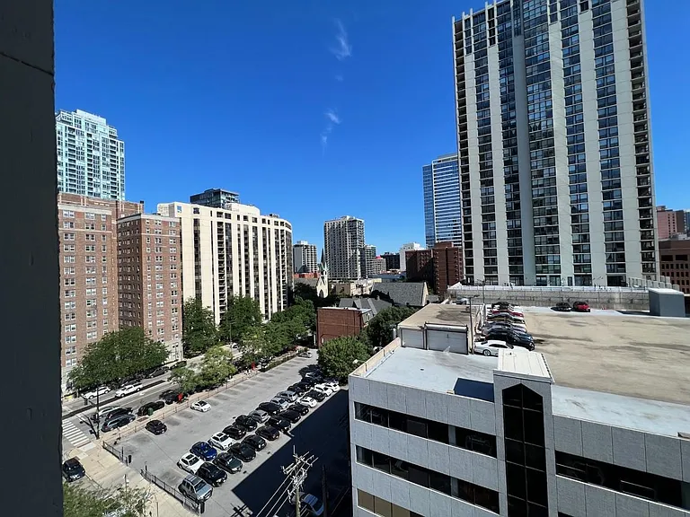 111 W Maple St #707 — Photo 5