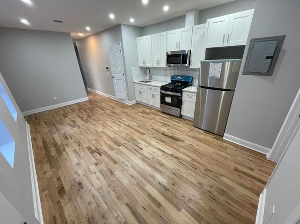 2243 Bathgate Ave #3
