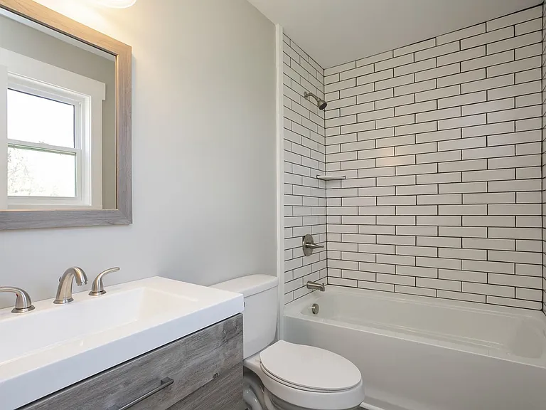 1608 Autumn Ridge Dr — Photo 18