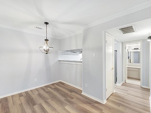 5th image of 18333 Roehampton Dr APT 527