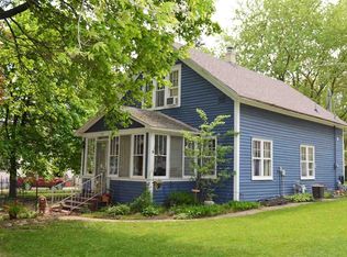 175 Lafollette St, Iola, WI 54945