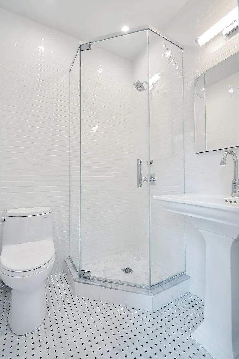 226 East 70th Street — Photo 4