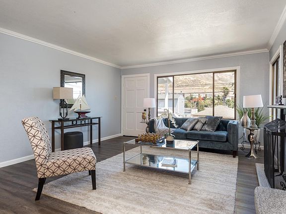 4th image of 521 Larch Ave