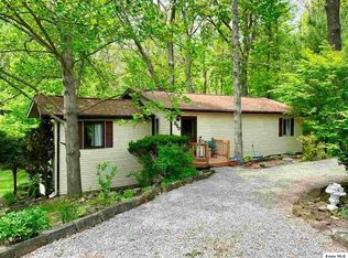 320 Greenacre Dr, Howard, OH 43028
