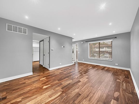 5th image of 11 Winthrop Ct #11
