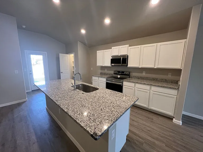1914 Kirksey Ave — Photo 14