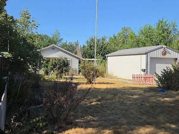3rd image of 1621 9th Ave E