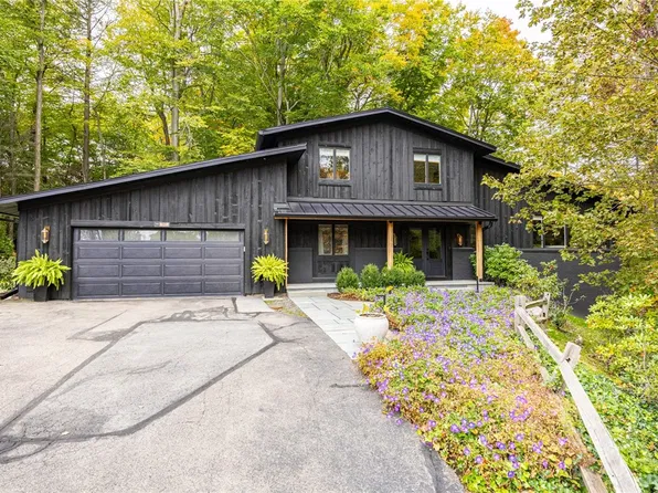317 Brooksboro Dr, Webster, NY 14580