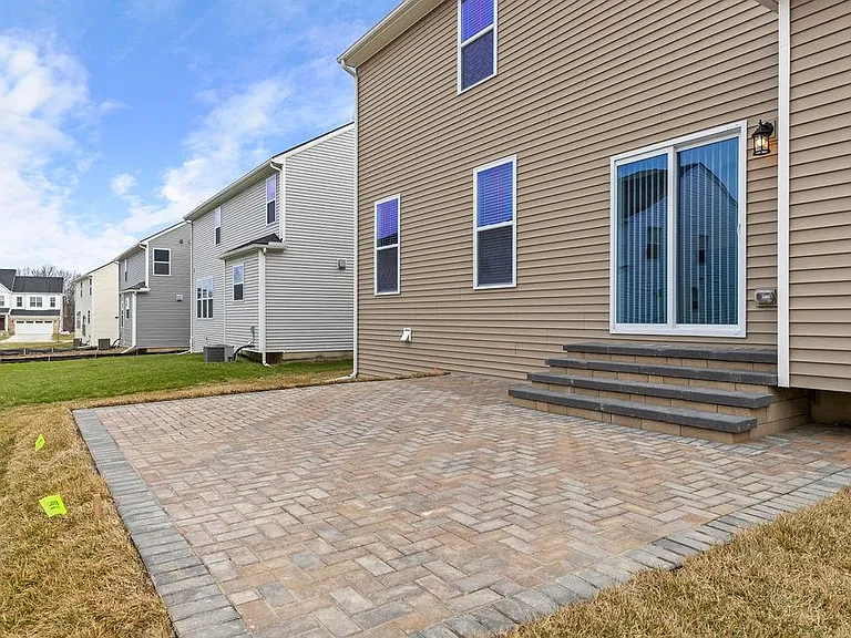286 Springview St — Photo 32