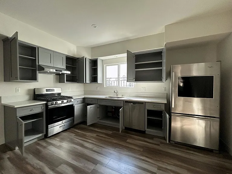 8425 Telegraph Rd — Photo 25