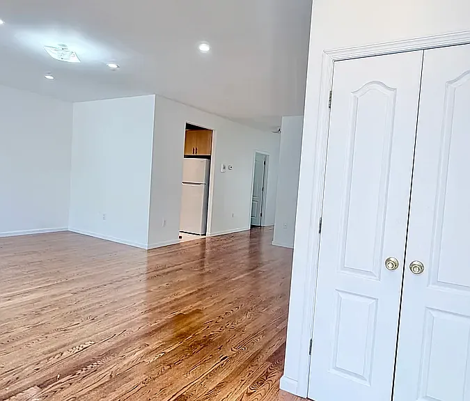 2578 W 16th St #1B — Photo 3