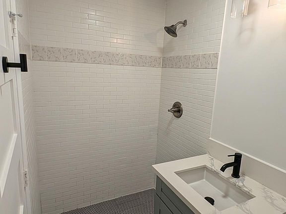 4th image of 245 25th St