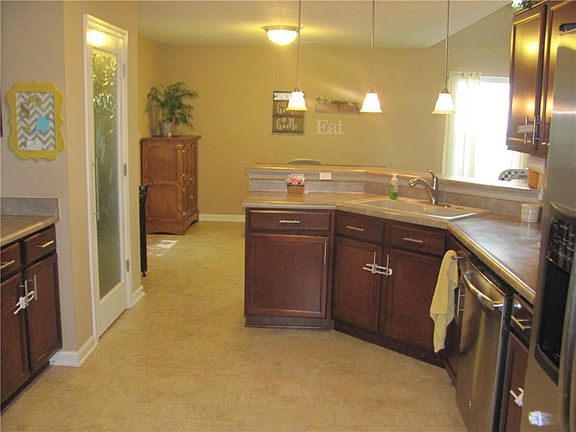 3rd image of 6673 Buhrstone Ln