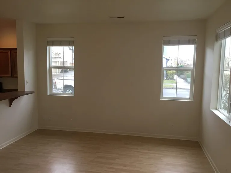 1698 Riley Ln — Photo 6