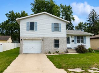 822 E Washington St, Pontiac, IL 61764