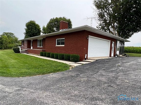 3rd image of 17549 Township Road 158