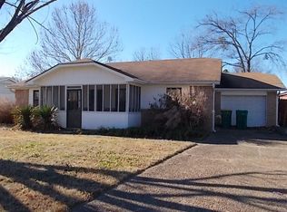 1400 S Greenwich Ave, Russellville, AR 72801