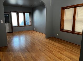 6035 W Giddings St APT 1, Chicago, IL 60630