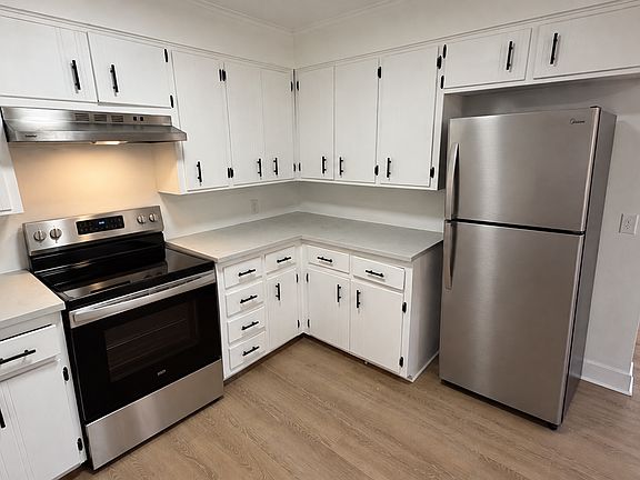 2nd image of 1414 Longview St #3