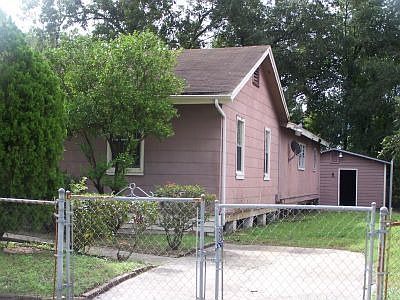 2nd image of 1810 E 23rd St
