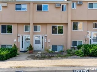 608 Shennecossett Rd #C101, Groton, CT 06340