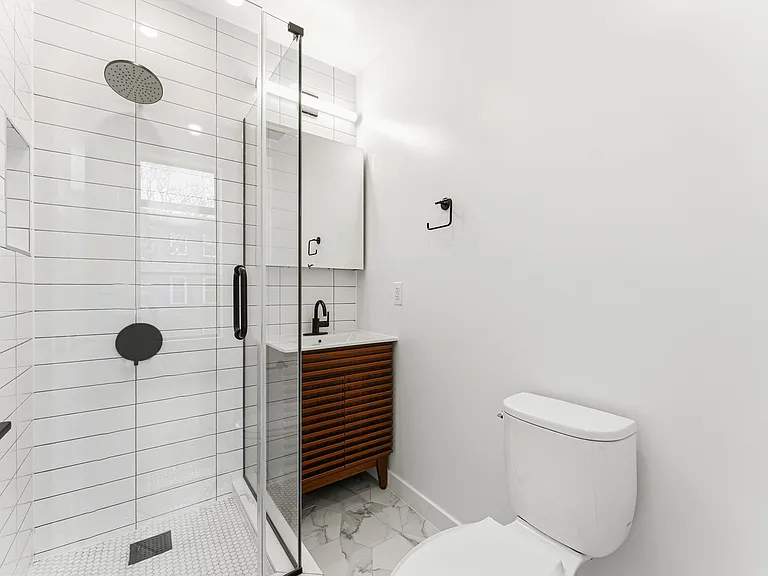 37 Woodhull St #3 — Photo 5