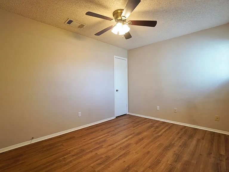 7602 Woodstone Cv #A — Photo 16