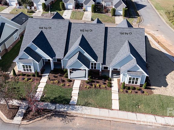 3rd image of 104 Ivy Ct