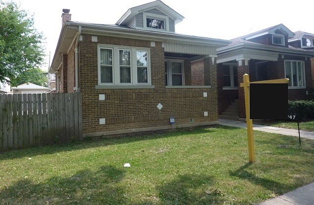1st image of 2747 N Mont Clare Ave