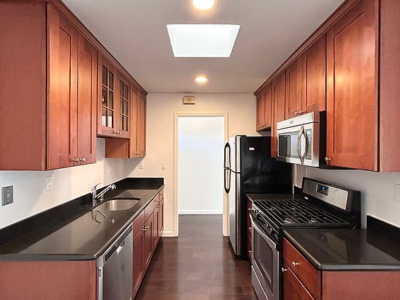 5th image of 901 Hill St #2
