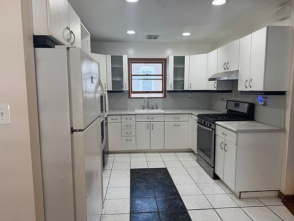 3rd image of 111 Wessington Ave #2