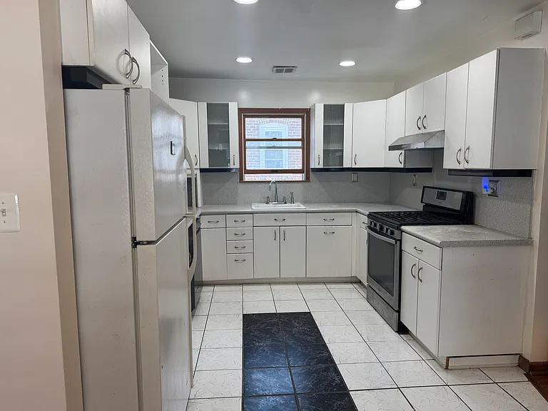 111 Wessington Ave #2 — Photo 3