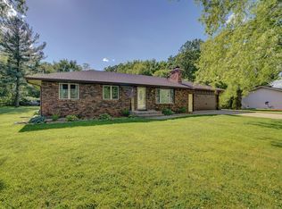 895 School St, Silver Lake, WI 53170