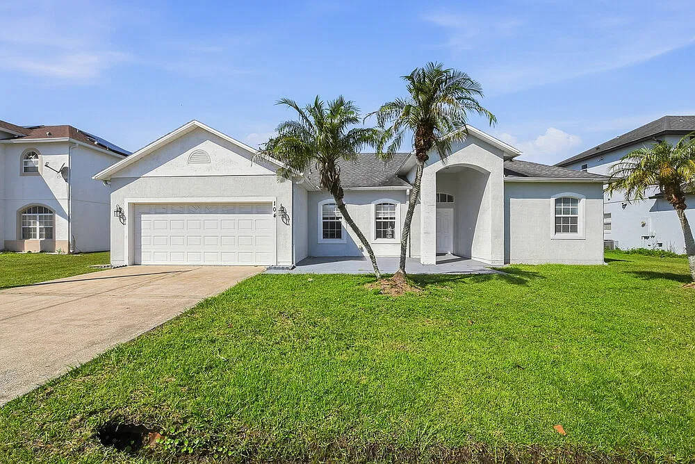 3 bed, 2.0 bath, 2012 sqft, $2,285 — Photo 1