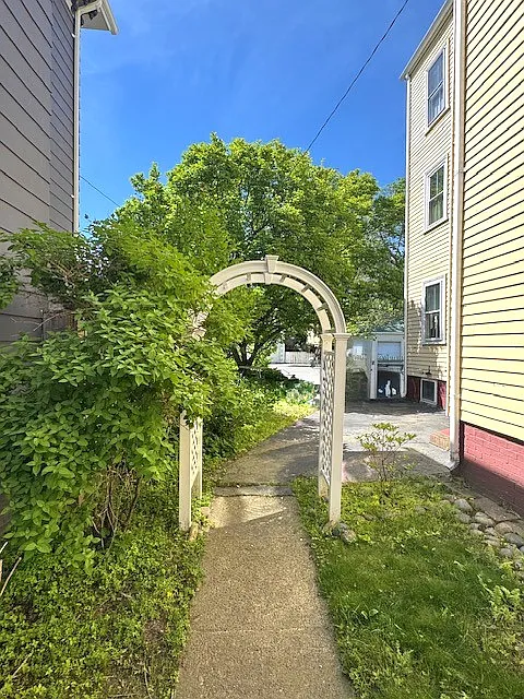 1 bed, 1284 sqft, $2,100 — Photo 2